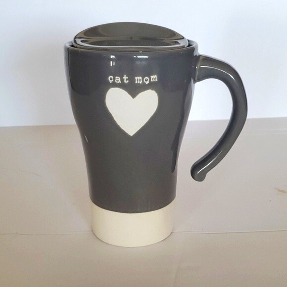 Demdaco Dark Gray & Beige 'Cat Mom' Heart Travel Mug - Picture 1 of 10